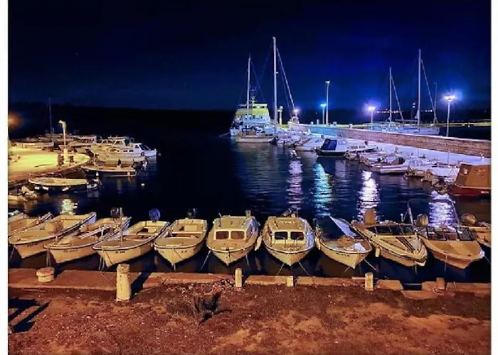 Klara Double - Terrace View Apartment Olib